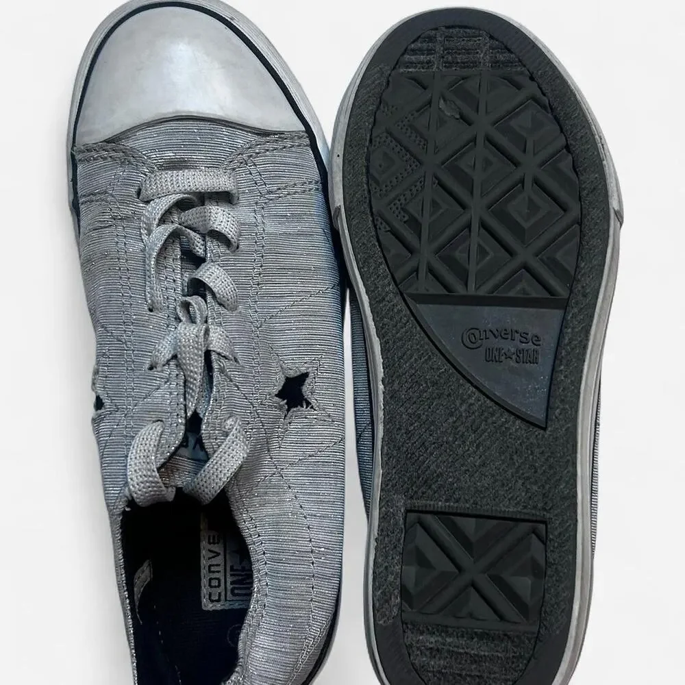 Grey converse silver low Girls‎ Size 3 EUC
